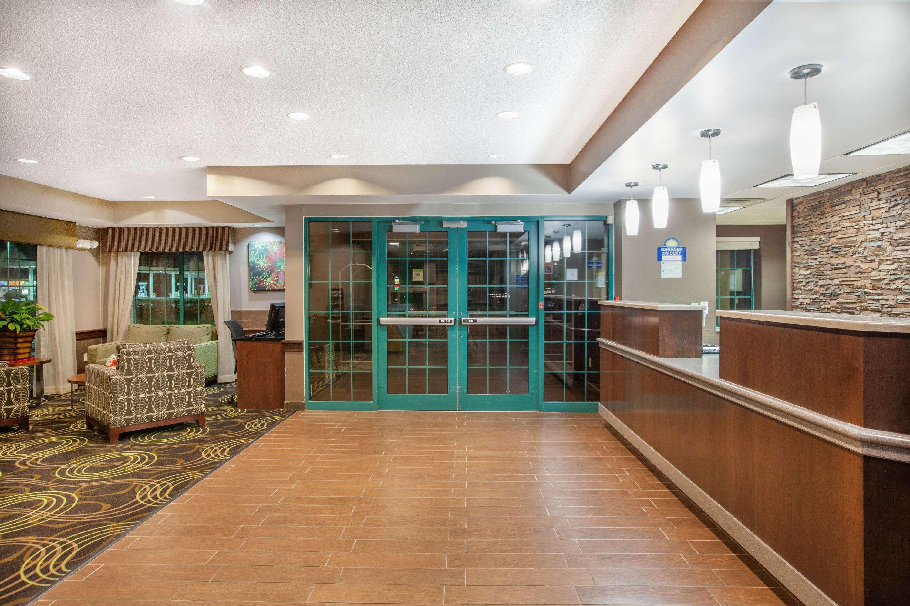 Days Inn By Wyndham Brewerton/ Syracuse Near Oneida Lake Zewnętrze zdjęcie